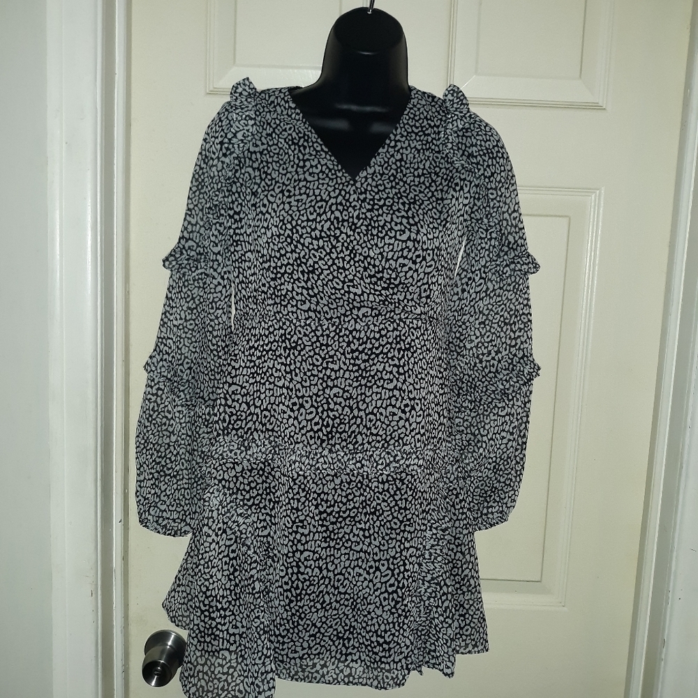 Bardot junior dress sheer arms size 16